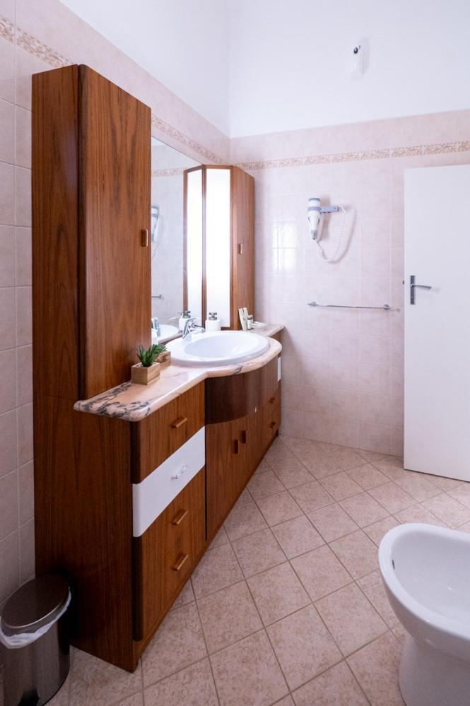Dea Luxury Casa Vacanze- Zona Chiesa A Trullo - Alberobello Exteriör bild