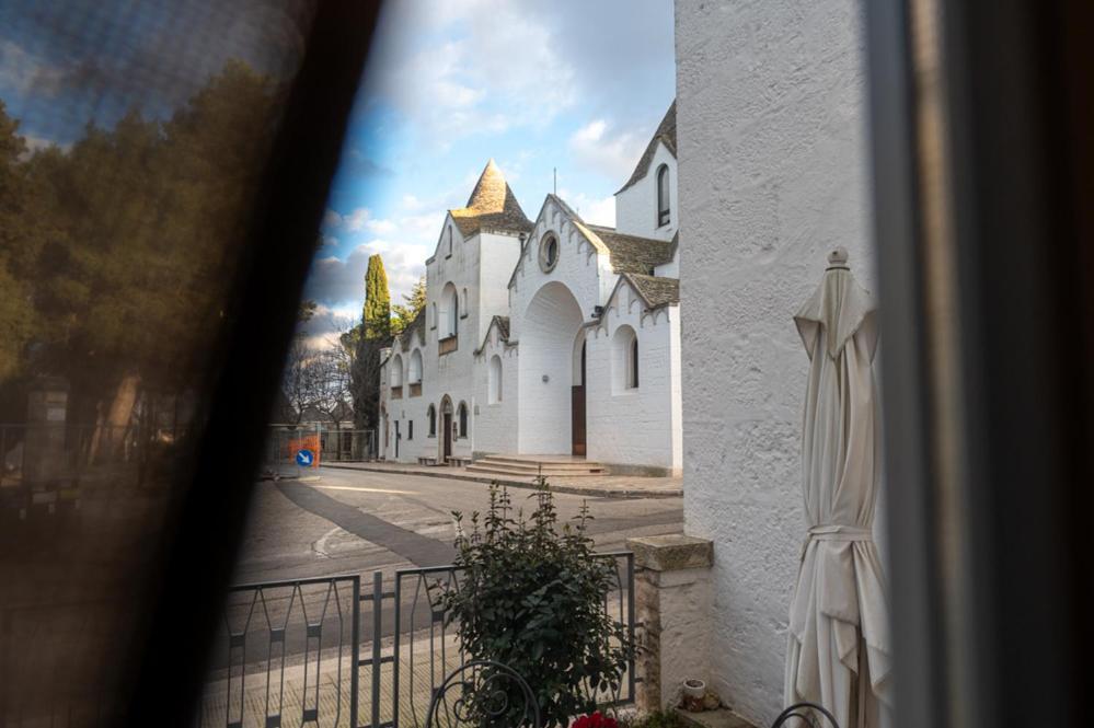 Dea Luxury Casa Vacanze- Zona Chiesa A Trullo - Alberobello Exteriör bild